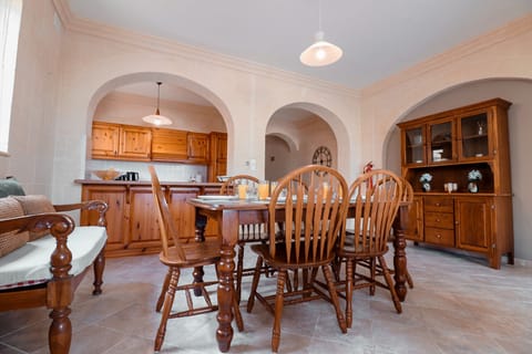Kitchen and Dining Area (1)