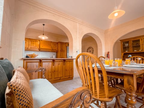 Kitchen and Dining Area (2)