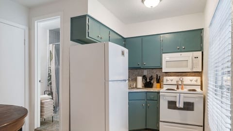 Living made easy. Kitchenette & comfort combined!