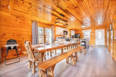 A Perfect Stay's inviting dining area