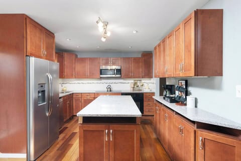 Nelly's Chalet // kitchen