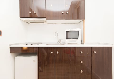 Fridge, microwave, coffee/tea maker