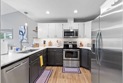 Full Kitchen - Baking Sheets - Cooking Basics - Dishes & Silverware