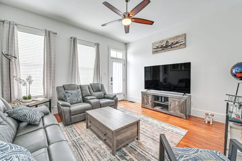 Louisville Vacation Rental | 3BR | 2BA | 1,800 Sq Ft | 3 Stairs Required