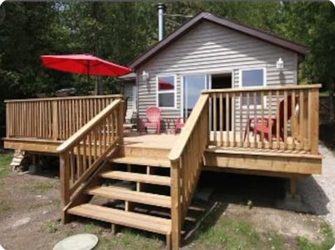 Deck with table for outdoor dining