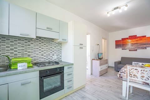 Kitchen and dining area