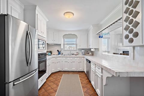 A kitchen perfect for preparing meals for the family!