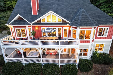 Take in the full view of our stunning property and its surroundings from above!