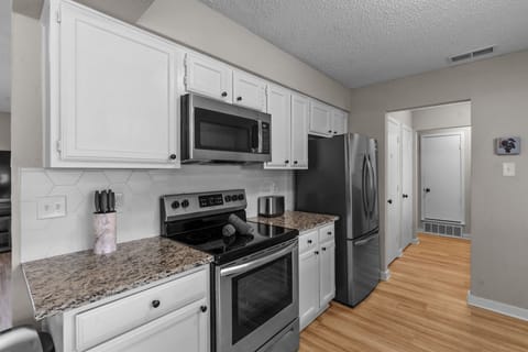 The kitchen is fully furnished with everything you need to enjoy relaxing time.