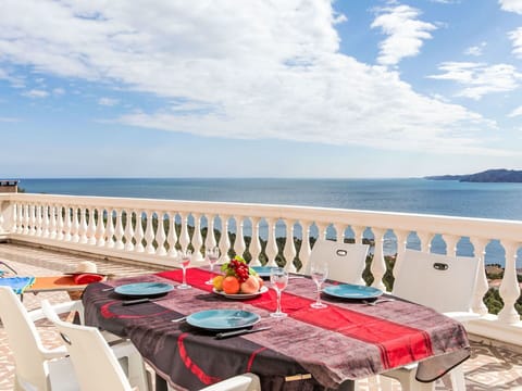 Furniture, Body Of Water, Sea, Coast, Coastal And Oceanic Landforms, Table, Beach, Ocean, Outdoor Furniture, Chair
