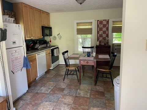 Kitchen/Dining