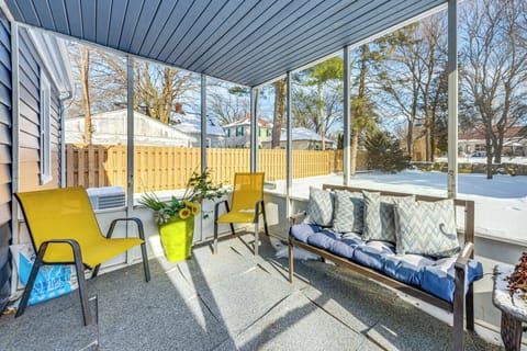 Screened Porch | Seating