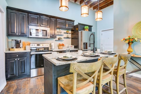 Kitchen | Trash Bags & Paper Towels