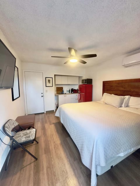 Single bedroom equiped with everything you need!