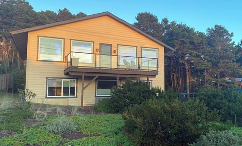 Front of home with deck 1