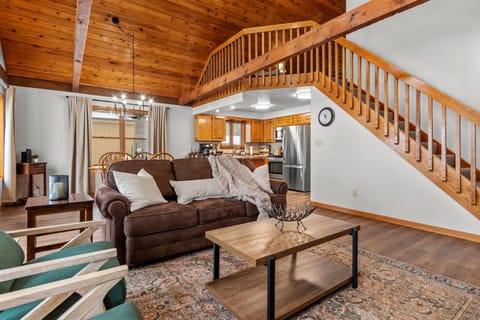 The open loft creates an airy, spacious feel, enhancing the sense of freedom and relaxation throughout the home.