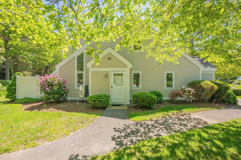 Howland Circle Hideaway