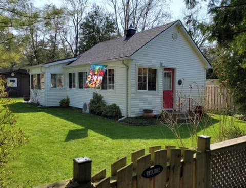Front of cottage.
