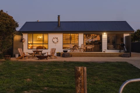 Welcome to Lobster Pot Cabin