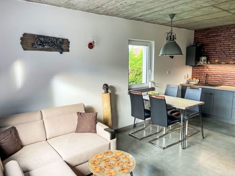 Home, Cottage, Estate, Shade, Garden, Backyard, Yard, Hacienda, Landscaping, Garden Buildings