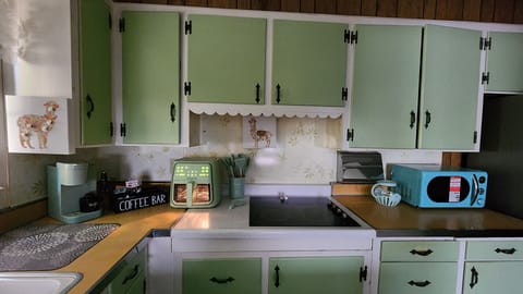 No oven available at this property 