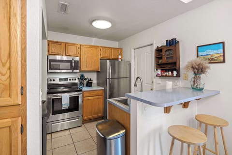 Modern kitchen, ideal for preparing your meals.