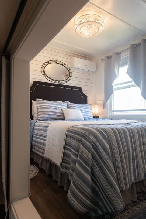 Queen bedroom