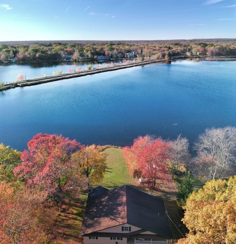 Lakefront living!  Beautiful Fall foliage.