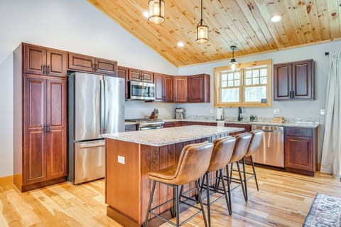 Kitchen | Cooking Basics | Main Level