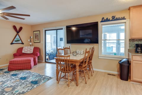 Dining Area | Dishware/Flatware