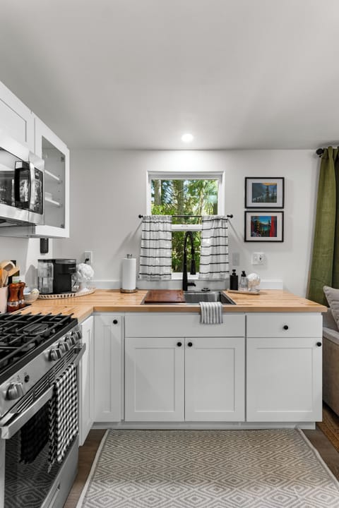 6dd45430-e8be-4094-8e09-5ecd4ad2067b