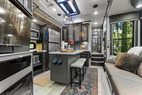 fb8ce64b-5561-4384-8445-3118017d76be