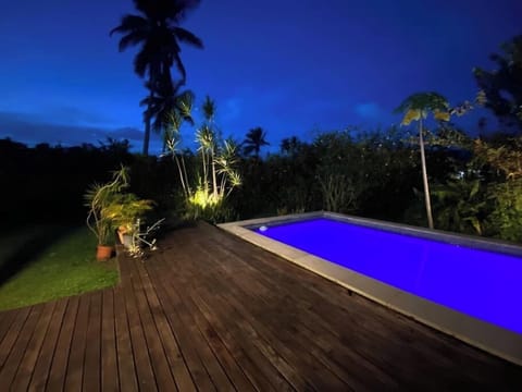 Deck and Pool (1)