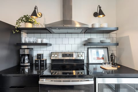 Fully equipped kitchen. (Last Call)