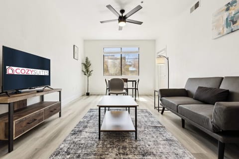 CozySuites Glendale - Westgate w/ pool! 01
