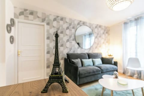 Salon avec canapé-lit (1)