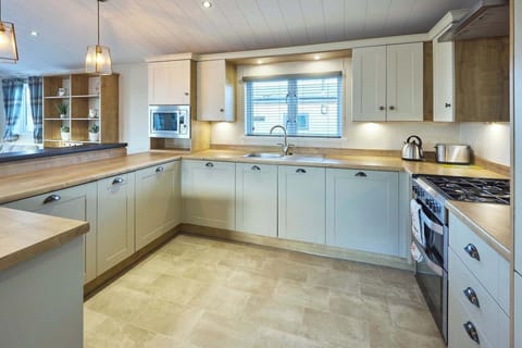 Portland 2, Low Gate - Host & Stay