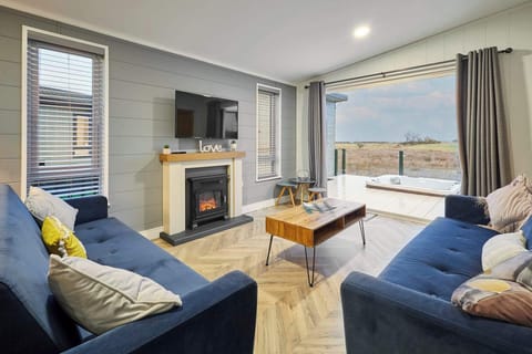 Sycamore Spa Lodge, Low Gate - Host & Stay