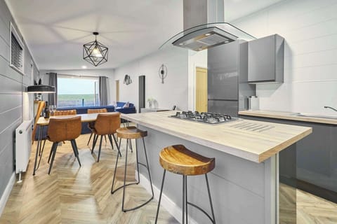 Sycamore Spa Lodge, Low Gate - Host & Stay