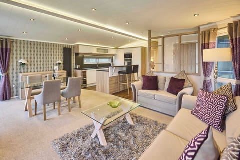 Whistler Deluxe Lodge, Low Gate - Host & Stay