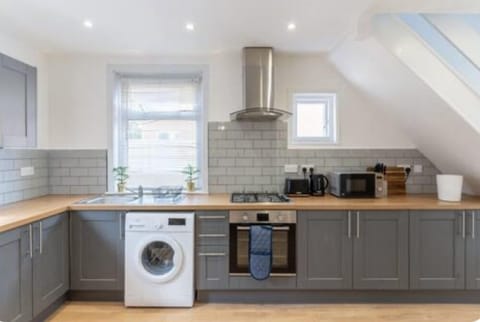 Spacious kitchen for meals to be prepared with love. 