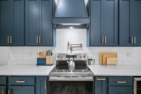 Kitchen - Stove - Pot Filler Faucet