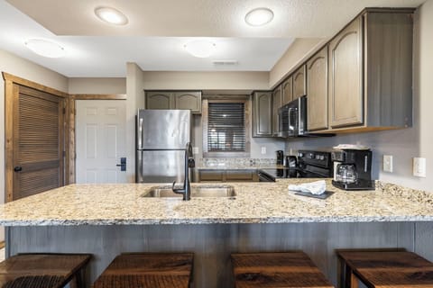 One Bedroom Unit Counter Seating