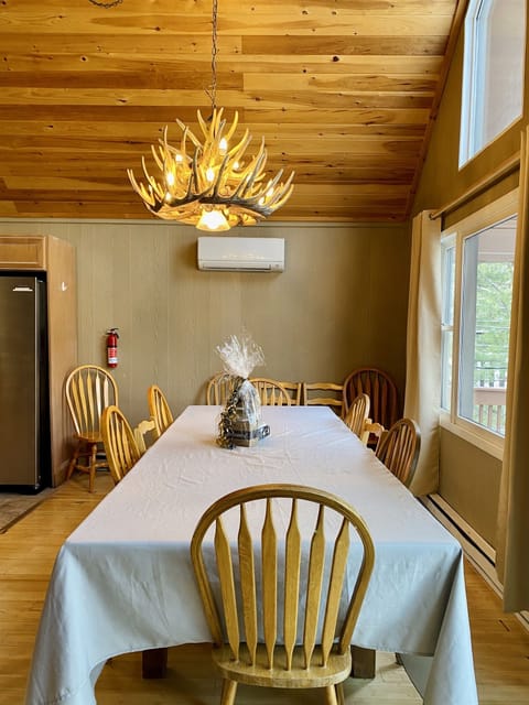 Seating for 8 plus extra chairs.