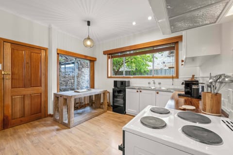 Molle St Hobart Retreats Tasmania Jan 2025 -15