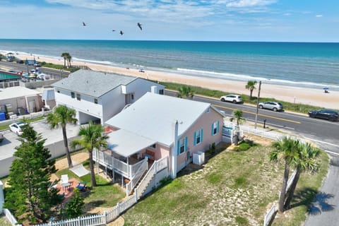 Welcome to Sea Legs charming beachfront cottage in Flagler Beach! Take in the beautiful beach view and enjoy the sand and surf!