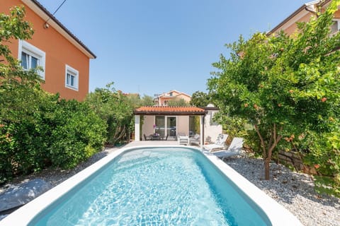 Holiday Home Swimming Pool