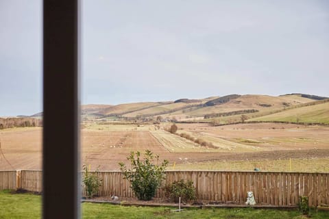 Audrey's Cottage, Kirk Yetholm - Host & Stay