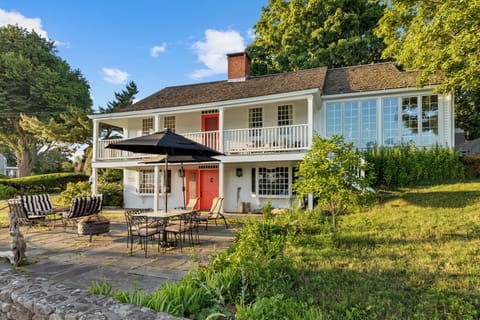 Welcome to Waterside! Built in 1793 and just steps from Clinton Town Beach