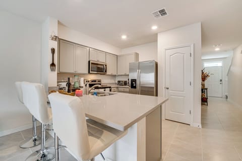 Kitchen | 1st Floor | Dual Keurig/Drip Coffee Maker | Dishwasher